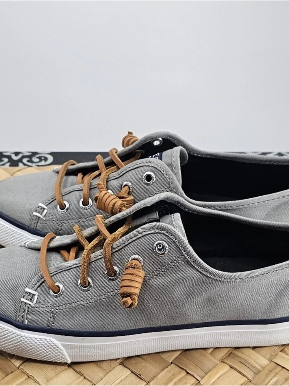 Gray Canvas Men’s Low-Top Sneakers - Unbranded